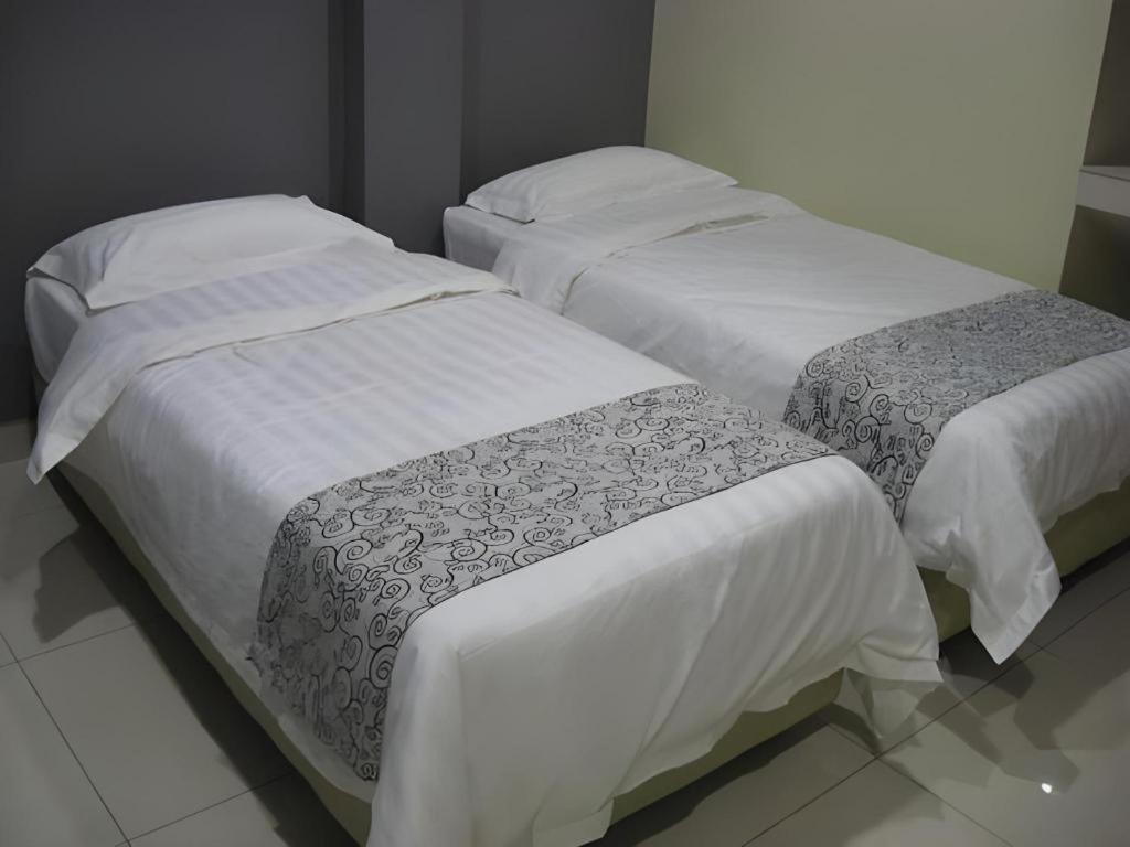 Hii-5 Hotel Kota Kinabalu Bagian luar foto