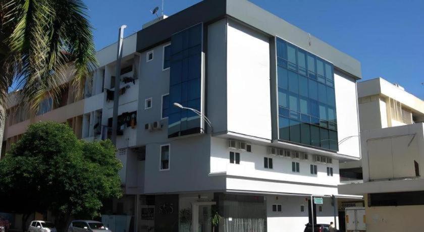 Hii-5 Hotel Kota Kinabalu Bagian luar foto