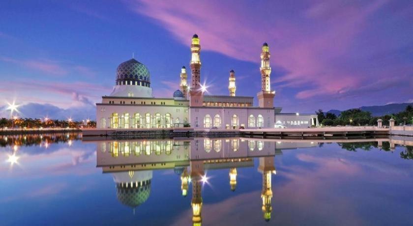 Hii-5 Hotel Kota Kinabalu Bagian luar foto