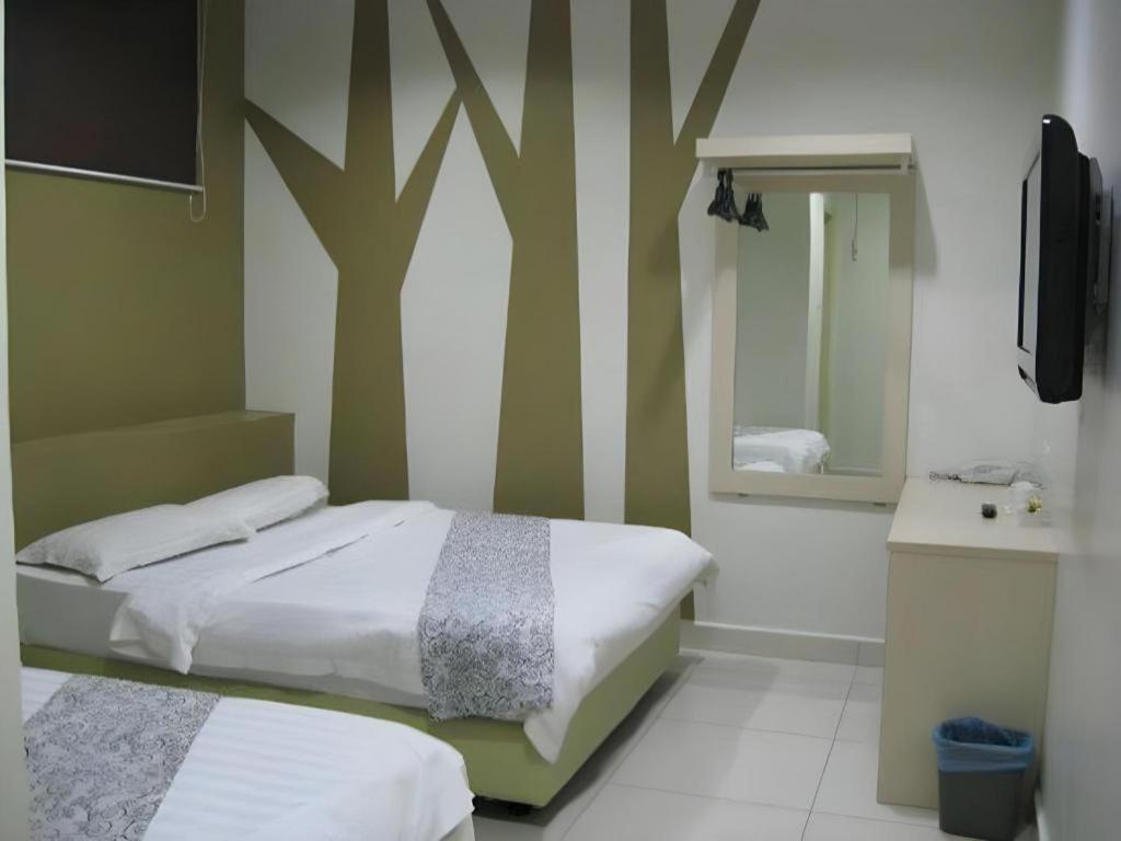 Hii-5 Hotel Kota Kinabalu Bagian luar foto