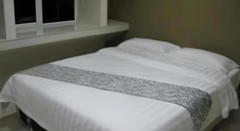 Hii-5 Hotel Kota Kinabalu Bagian luar foto