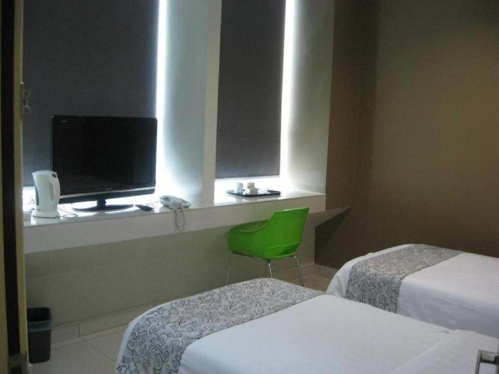 Hii-5 Hotel Kota Kinabalu Bagian luar foto