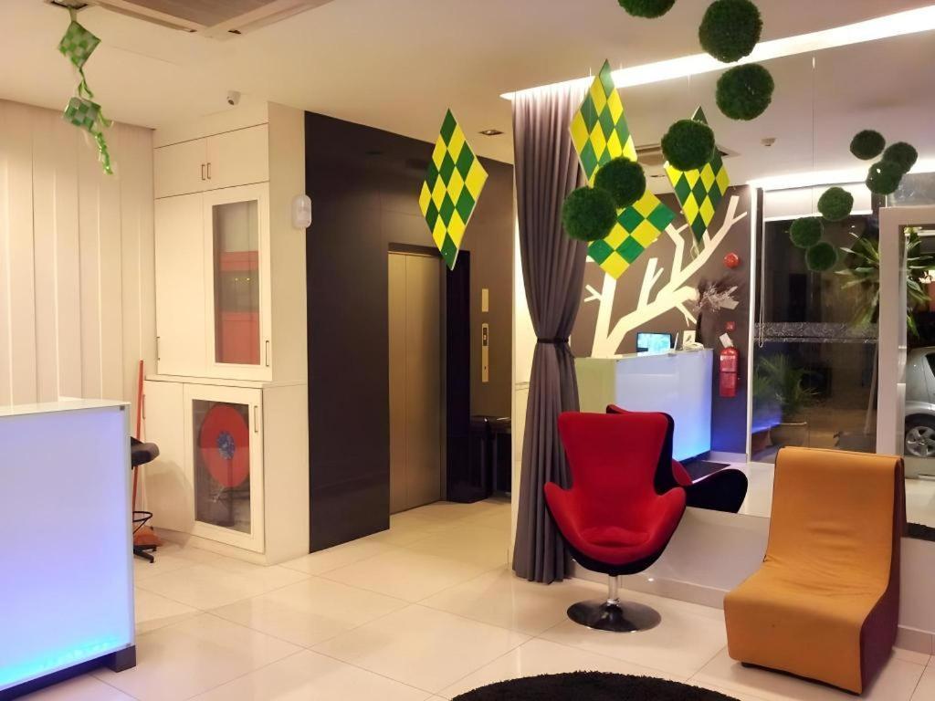 Hii-5 Hotel Kota Kinabalu Bagian luar foto